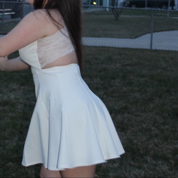 White Dress - Picture 1 of 2